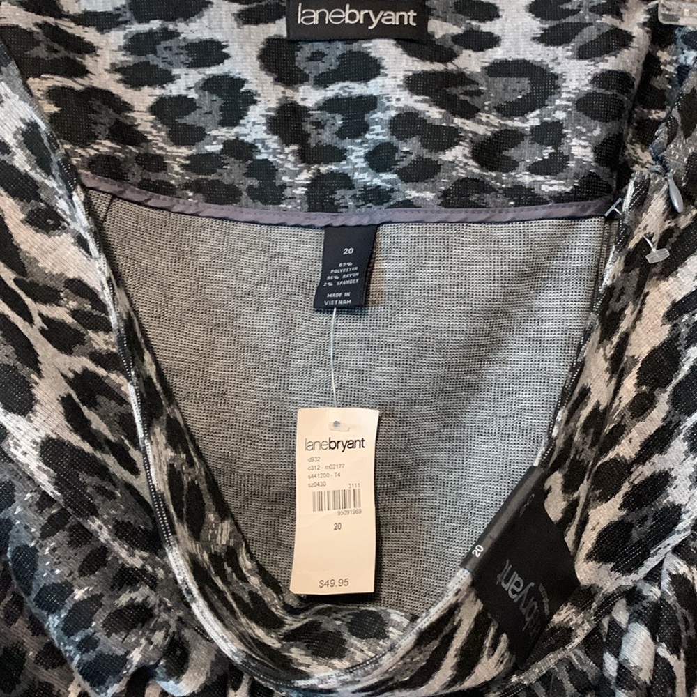Lane Bryant size 20, black gray animal print pho wrap skirt NWT - Picture 3 of 3